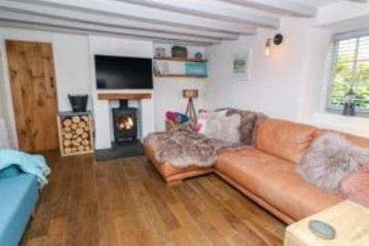 Clahar cottage lounge area